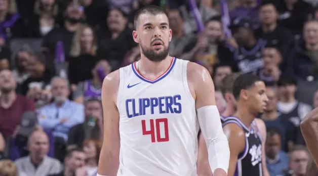 ivica zubac signs extension with clippers